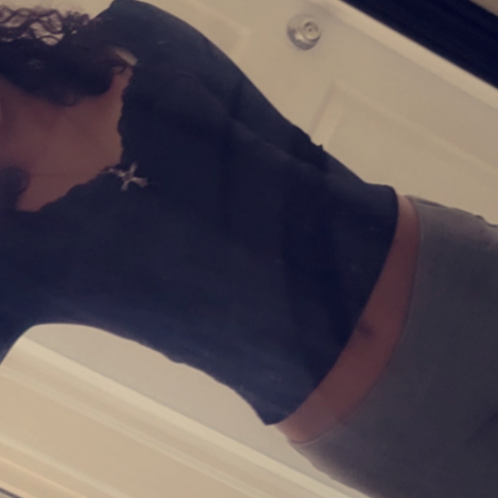 Black y2k cropped tee